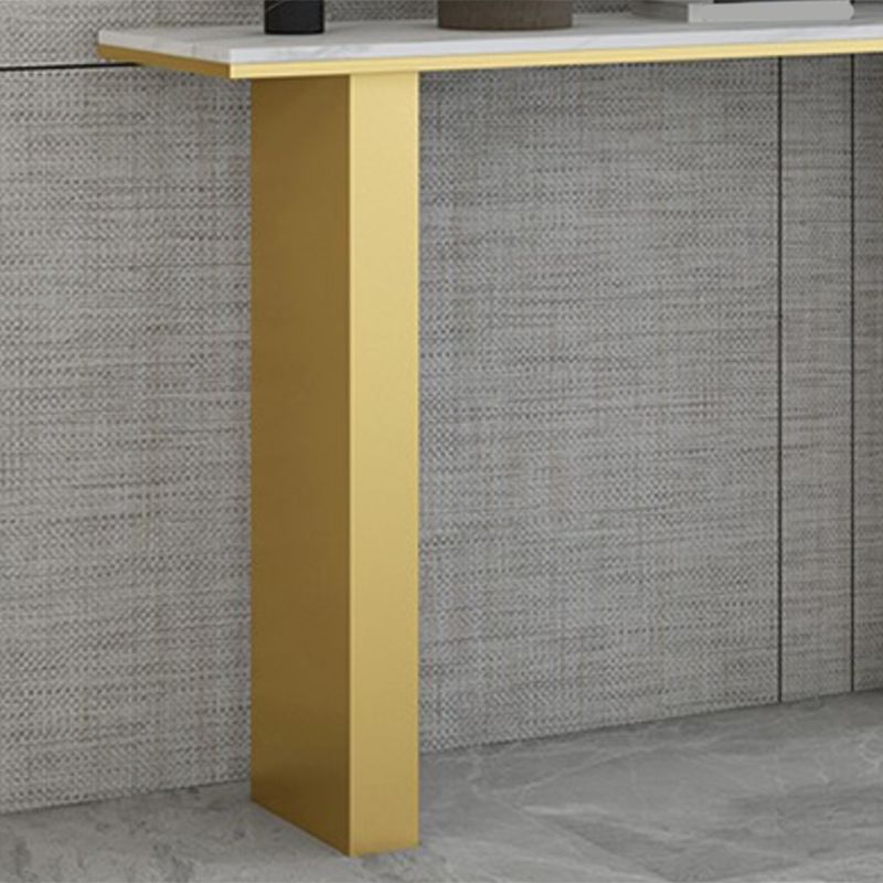 Tavolo accento top in pietra di mezza luna con base di ferro bianco e dorato