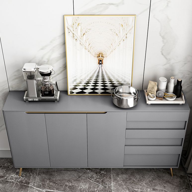 Credenza in legno ingegnerizzato a 3 cassetti ingegneri moderni rilancio regolabili per soggiorno