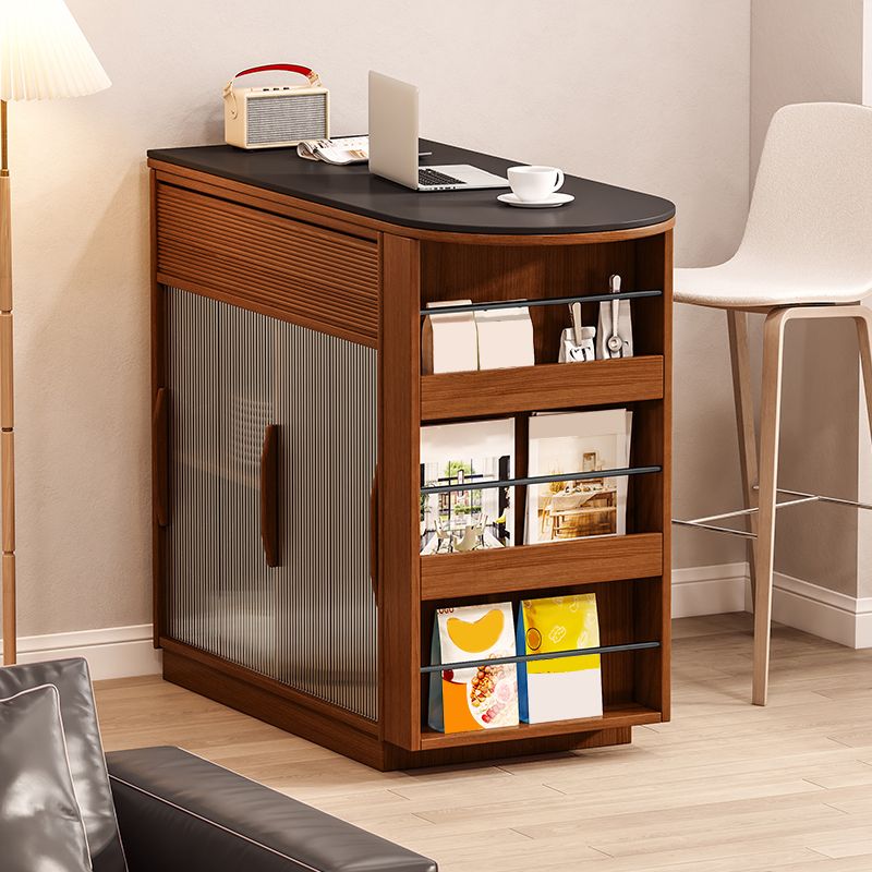 Moderner Stein-Bartisch mit Kiefernholzsockel und Schließfächern für das Wohnzimmer