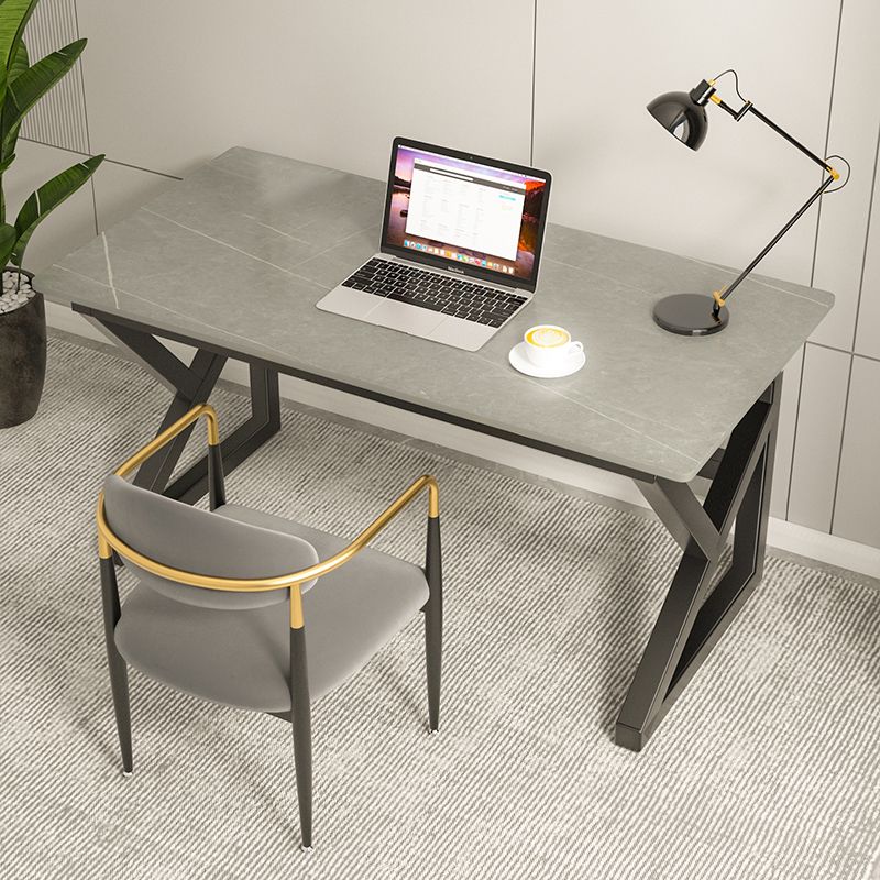 Bureau de bureau industriel Bureau d'ordinateur de finition antique rectangulaire avec des jambes métalliques