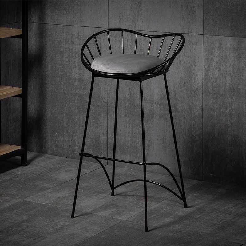 Modern Style Iron Bar Stool Low Back with Footrest Living Room Simple Bar Stool 30 Inches Clearhalo 'Bar Furniture' 'Bar Stools' 'bar_stools' 'furn' 'furn_bar_stools' 'furniture_bar_stools' 'Kitchen & Dining Furniture' 'kitchen&dining_furn' 'kitchen' 'kitchen_furn' Furniture' 1200x1200_a63db294-f9e1-4095-9691-91bc5230da8b