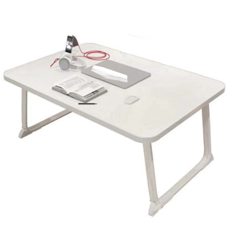 Bureau de bureau en bois moderne dans un bureau d'écriture rectangulaire pliant pour le bureau