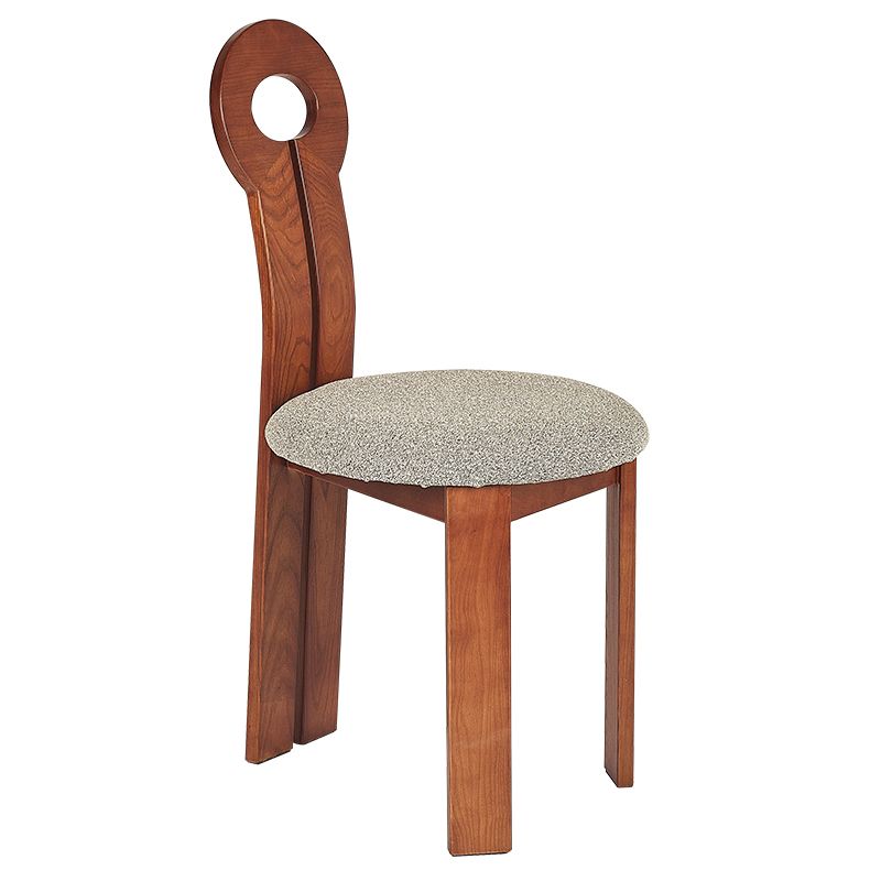 Modern gestoffeerd huis vaste houten lat achter armloze eetkamerstoel