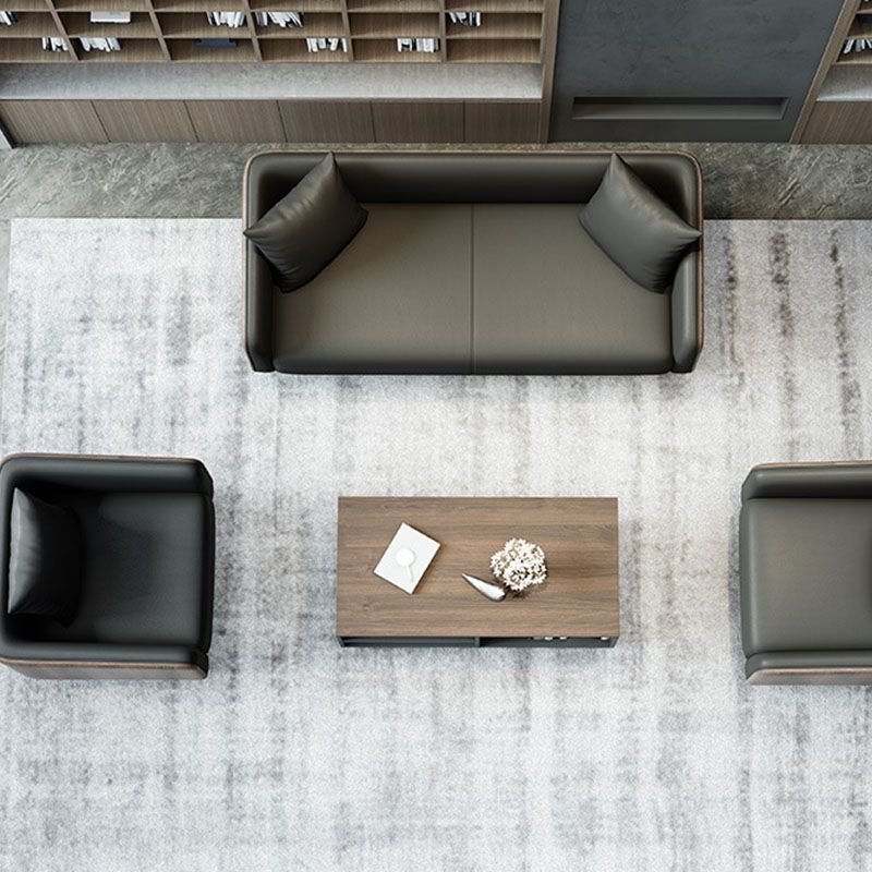 モダニズムフェイクレザーソファタキシードアームソファと木目アクセント