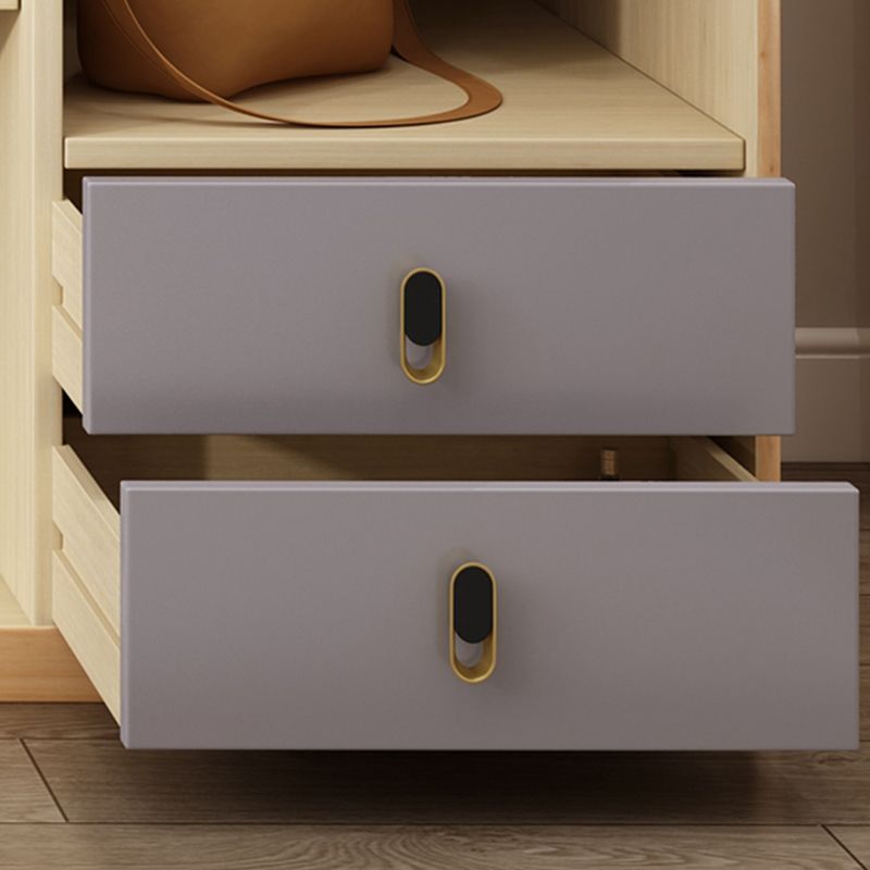 Freistehende massive Holzrahmengarderobe traditioneller Garderobe mit Regalen