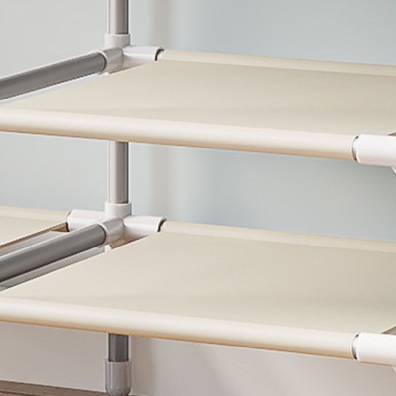 Percha contemporánea de la rejilla de metal independiente con estantes de almacenamiento