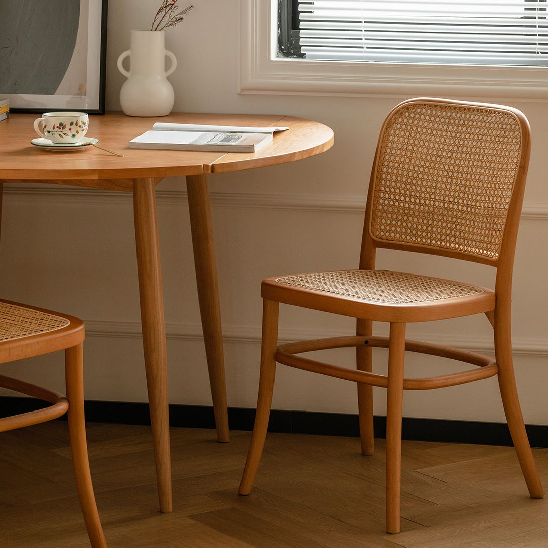 Moderner massiver Holzblattblatt runder Esstisch mit 4 Beinen