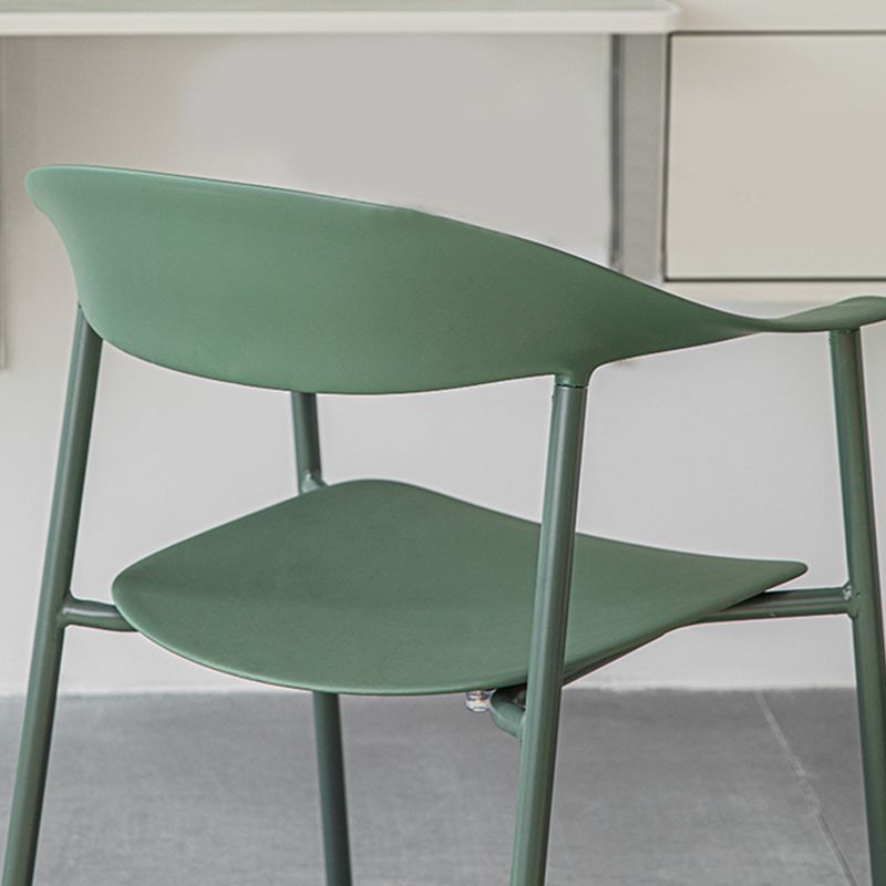 Modern Indoor-Outdoor Dining Arm Chair Plastic Arm Chair with Metal Legs