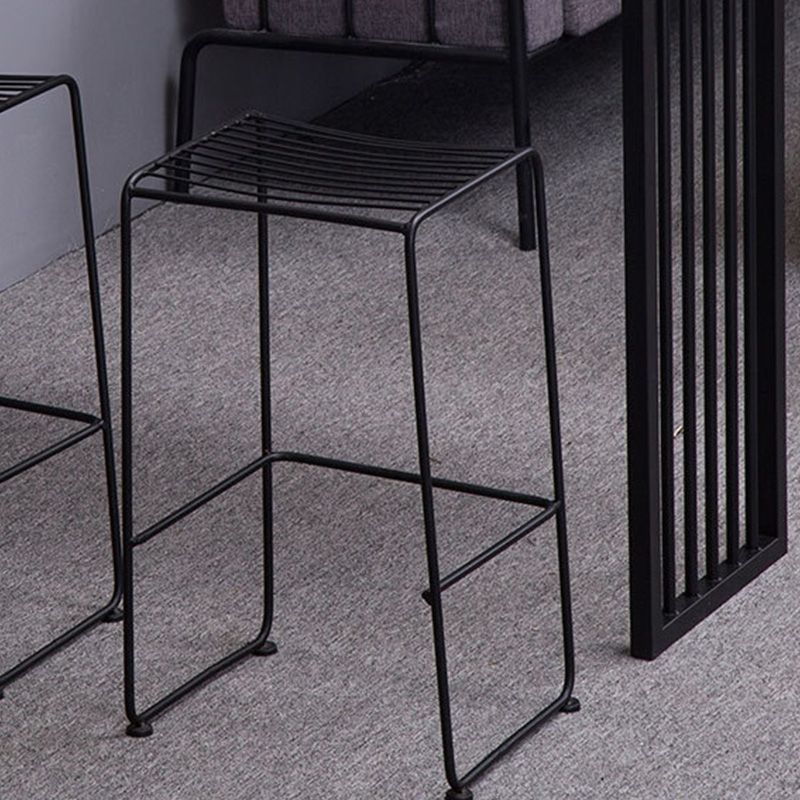 Modern Bar-height Table with Black Base 41.3-inch Height Table for Patio Use Clearhalo 'Bar Furniture' 'Bar Tables' 'bar_tables' 'furn' 'furn_bar_tables' 'Furniture' 'Kitchen & Dining Furniture' 1200x1200_a7963cba-5758-48f2-b157-50ce0da7d212