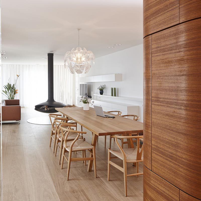Tavolo da pranzo rettangolare con treppiede Tavolo da pranzo in legno massello