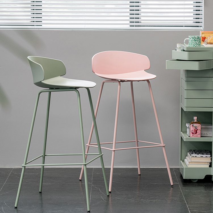 Contemporary Design Plastic Counter Barstools Low Back Stools for Home Clearhalo 'Bar Furniture' 'Bar Stools' 'bar_stools' 'furn' 'furn_bar_stools' 'Furniture' 'furniture_bar_stools' 'Kitchen & Dining Furniture' 1200x1200_a82729fe-6cce-4d32-a193-500e3acee202