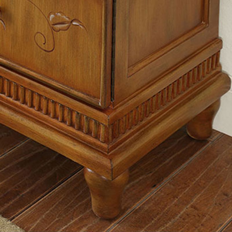 Gabinete de acabado antiguo de acento moderno de mediados de siglo con 2 puertas