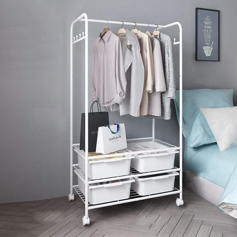 Scaffali contemporanei Dettaglio ganci per rivestimento metallico con spazio