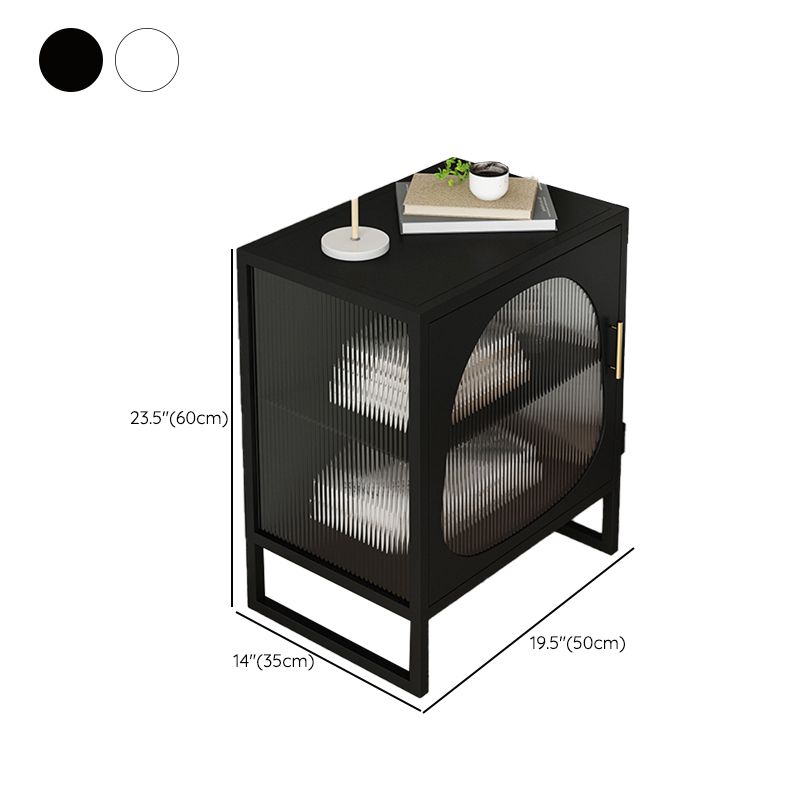 Comodino di accento metallico contemporaneo al comodino con porte per camera da letto