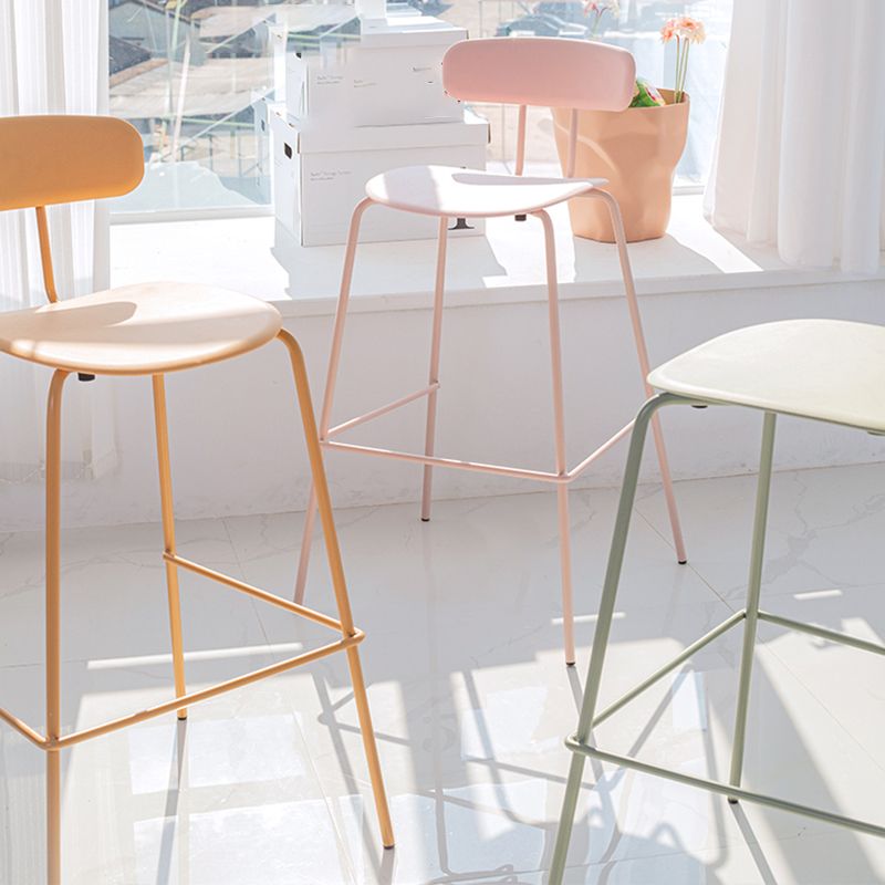 Modern Bar-stool Plastic Counter Bar Stool for Kitchen Bar with Metal Legs Clearhalo 'Bar Furniture' 'Bar Stools' 'bar_stools' 'furn' 'furn_bar_stools' 'Furniture' 'furniture_bar_stools' 'Kitchen & Dining Furniture' 1200x1200_a8cba7e6-adb6-457c-a4be-a1ef188d72b9