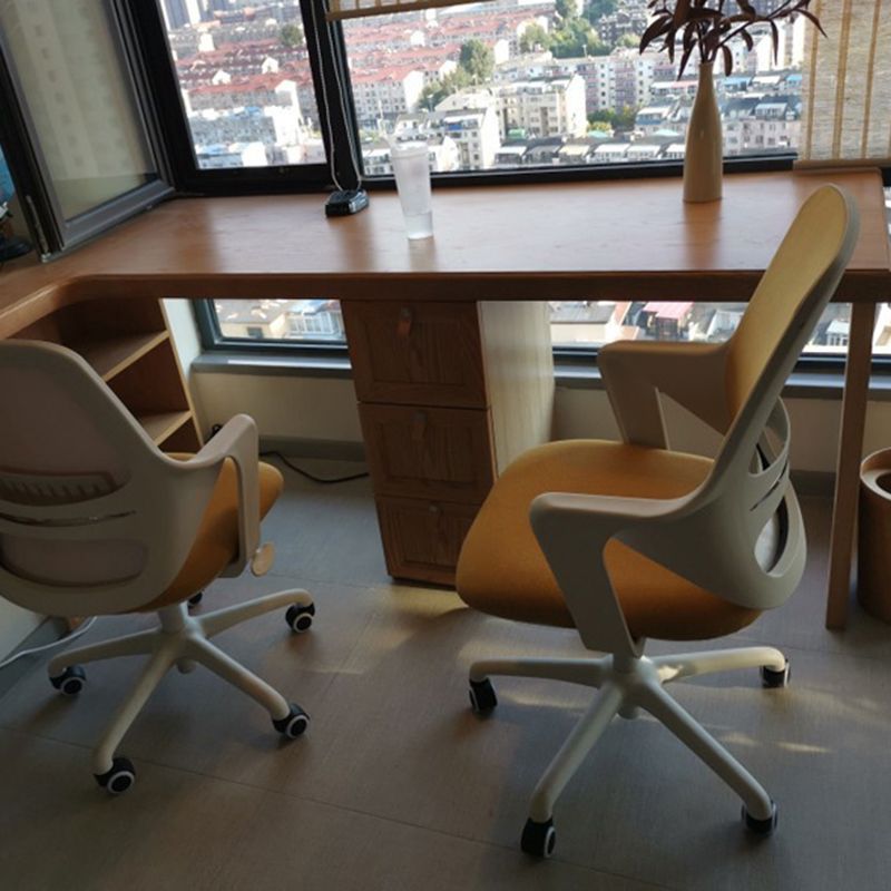 固定されたアームズデスクチェアモダンな調整可能なシート高さホイール付き人間工学に基づいたスイベルチェア