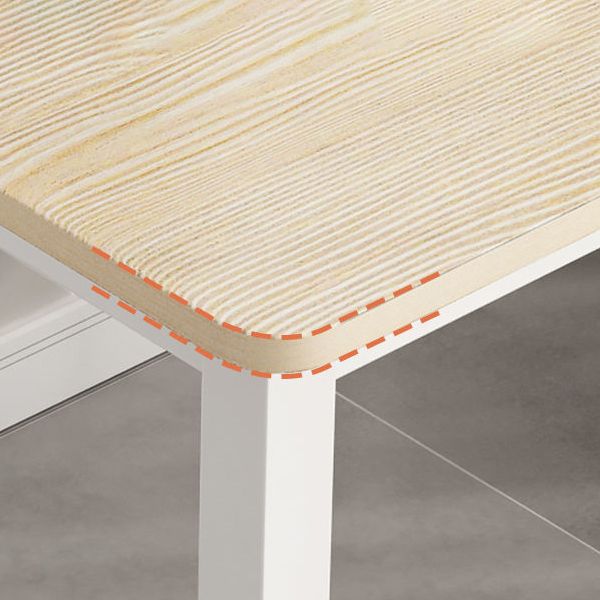 Rechteckig geformte Büroschisch