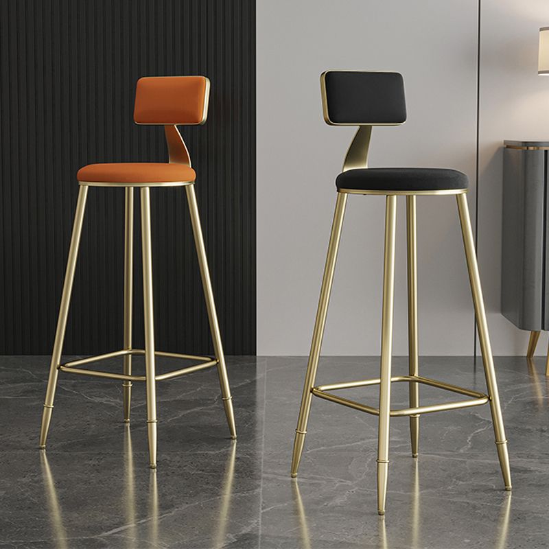 Taburete de respaldo de respaldo sin brazo Glam Choquel con cojín de terciopelo para Cafe