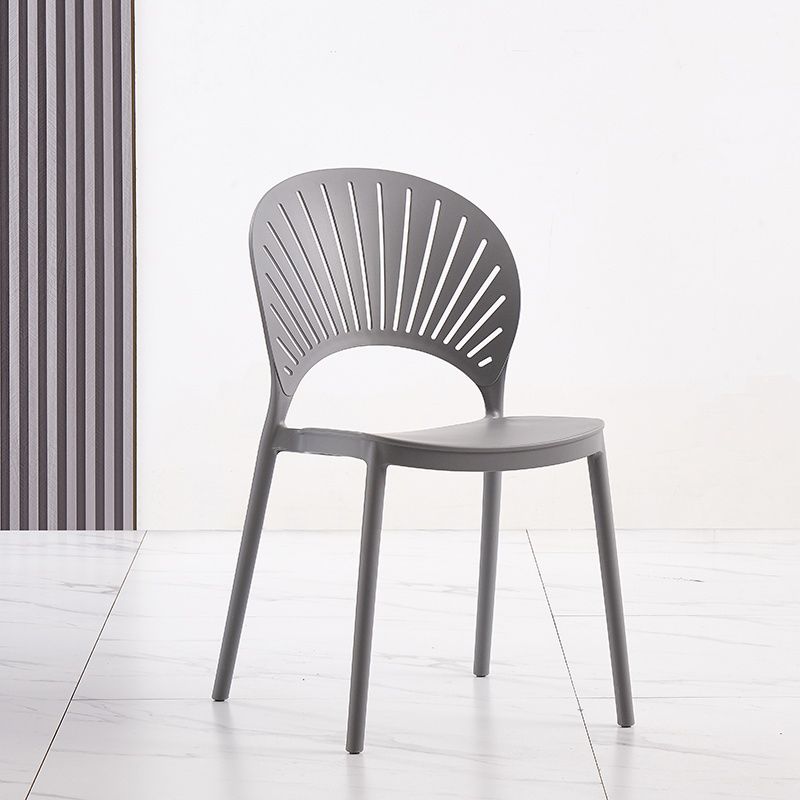 Silla lateral de té de leche escandinava apilada acabado mate silla de comedor de plástico