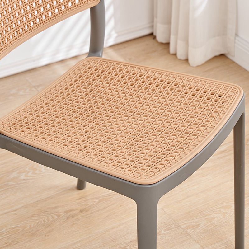 Sedia laterale da pranzo in plastica da pranzo da pranzo.