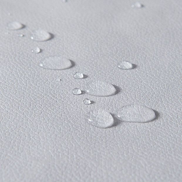 Silla de comedor de cuero moderna silla parsons con patas de matal en acabado mate para casa