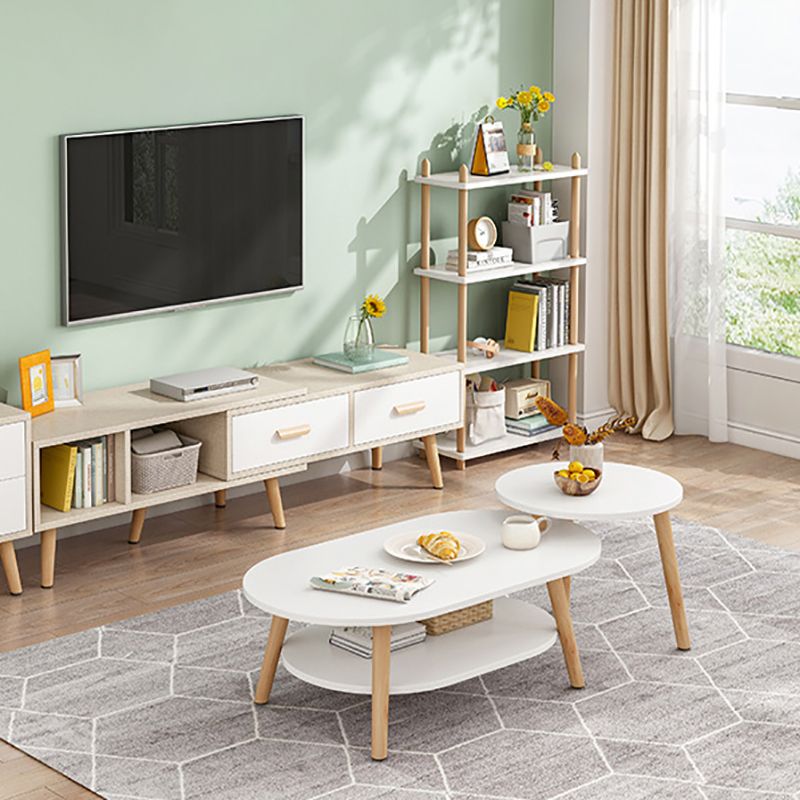 Table basse à quatre pieds en bois artificiel ou table d'appoint avec étagère