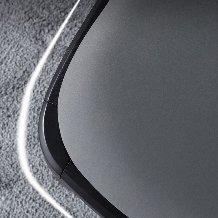 7枚の焼結された石と無垢材のダイニングルームの家具セット