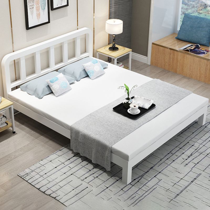 Zeitgenössisches Metall -Slat -Standardbett mit rechteckigem Kopfteil