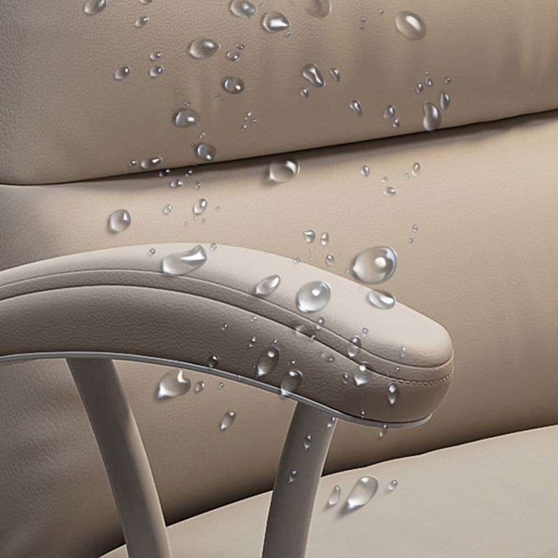 モダンなパッド入り武器室の椅子ホイール付きの悲惨な人間工学に基づいたデスクチェア