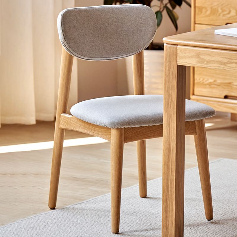 ベッドルーム用の4本の足のあるモダンオフィスチェアシートウッドデスクチェア