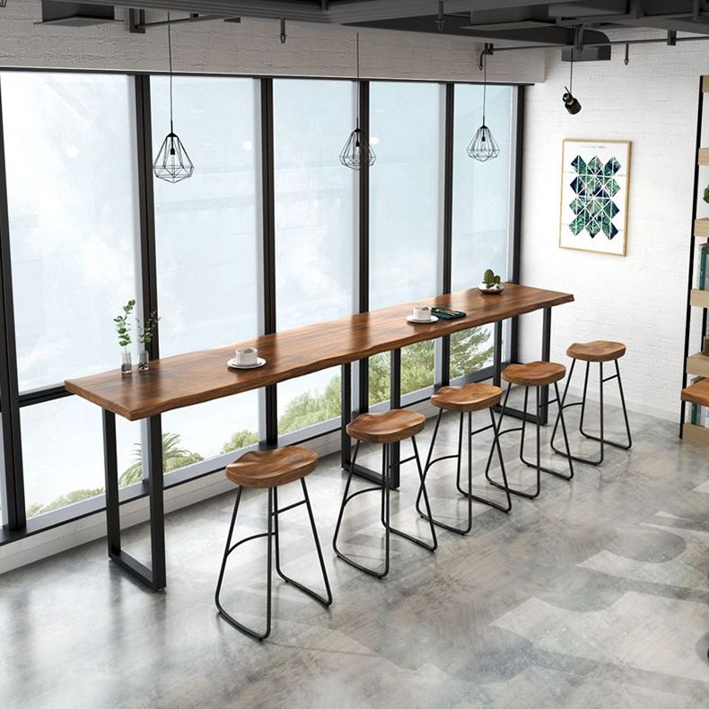 Tavolo da pranzo in legno in legno di pino tavolo da pranzo industriale con base nera