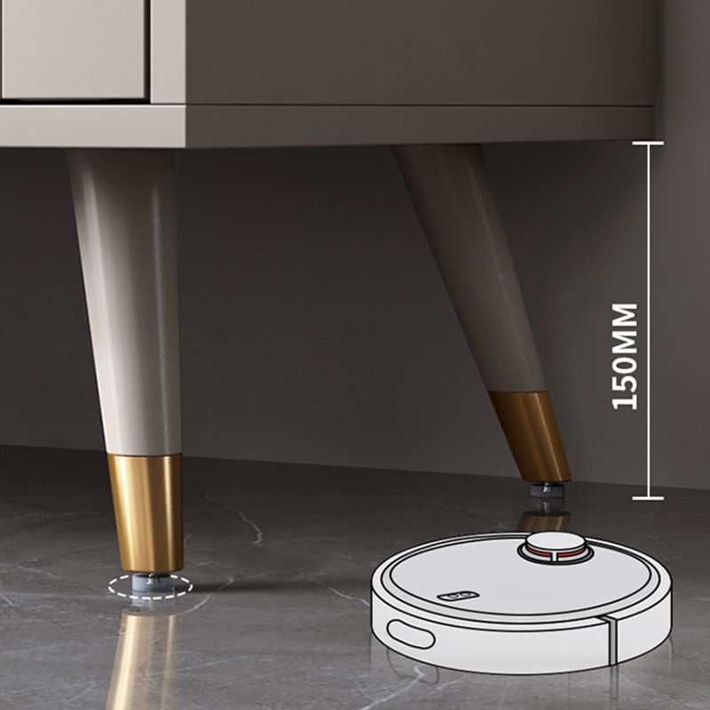 Tavolo da tavolo a buffet in stile glam con armadi e cassetti