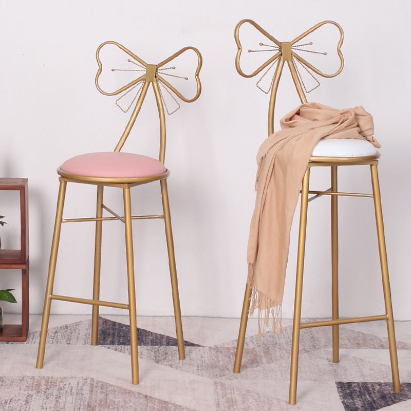 Binnen gestoffeerde barkrukken rond gouden basis Scandinavische tellerbarkruk