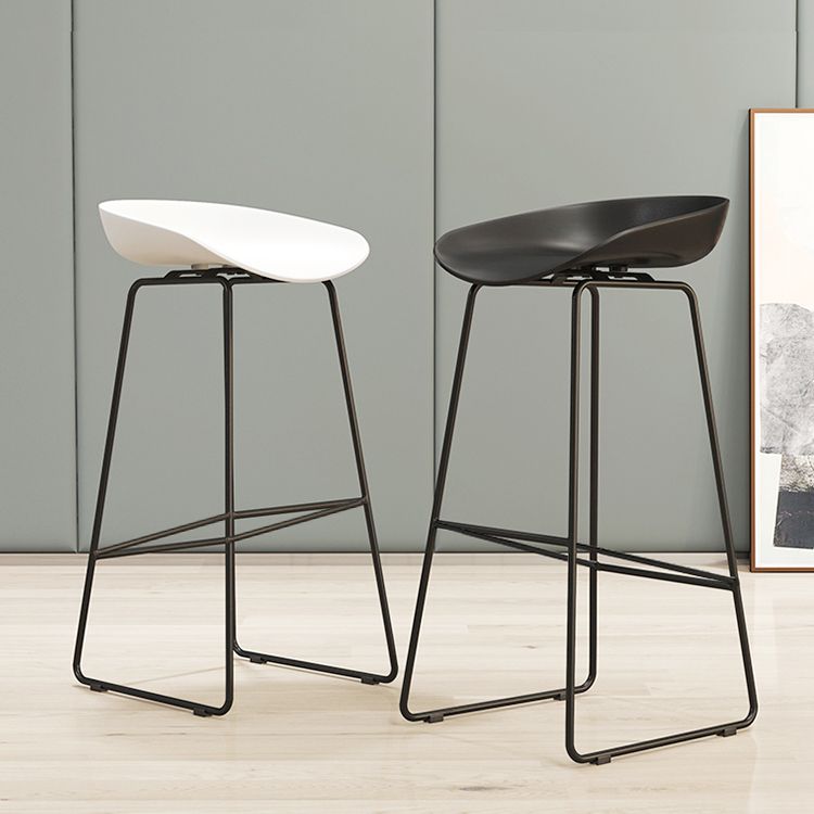 Modern Armless Backrest Counter Stool Iron Cafe Bar Stool with Pedal and Acrylic Seat Clearhalo 'Bar Furniture' 'Bar Stools' 'bar_stools' 'furn' 'furn_bar_stools' 'Furniture' 'furniture_bar_stools' 'Kitchen & Dining Furniture' 1200x1200_ab108de4-9df5-4001-9774-ca400fc74197
