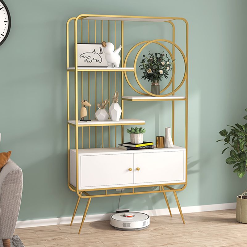 Libreria di libreria standard aperta con scaffali per ripiani per lo studio