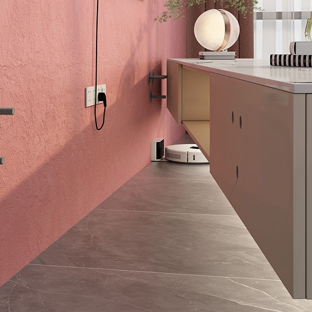 Console televisiva contemporanea con cassetti in pietra e supporto TV in legno