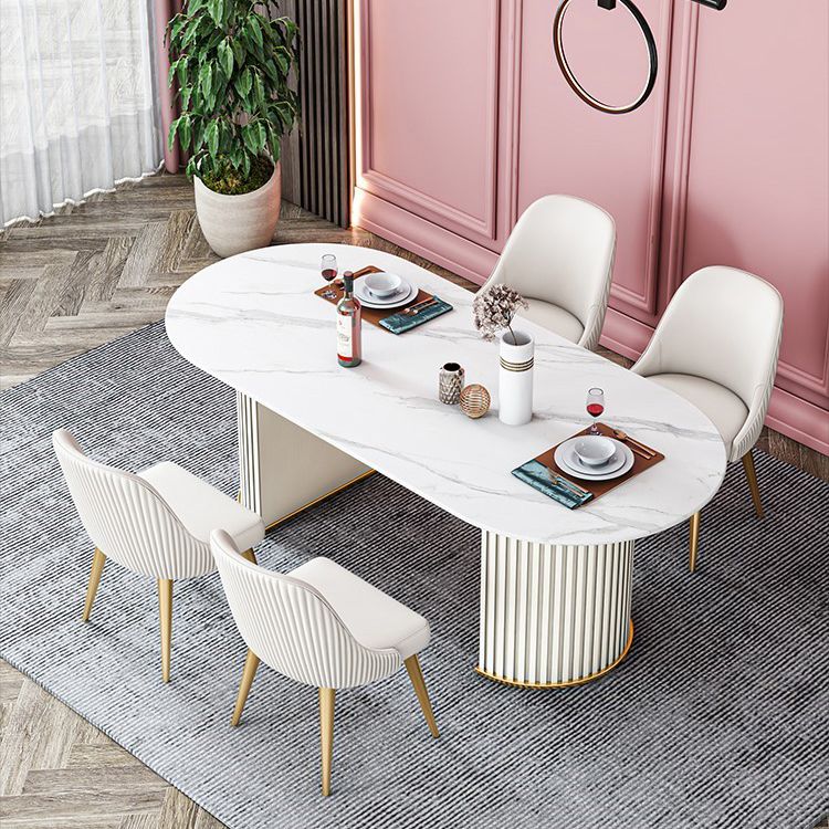 家のための伝統的な豪華なダイニングテーブル楕円形の焼結石のテーブル