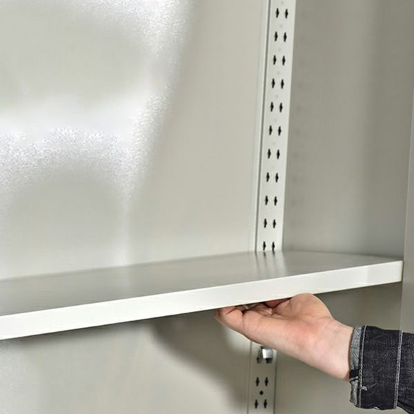 Moderner Stil grauer Aufbewahrungsschrank mit Scharnier -Türen Metallschrank für Badezimmer