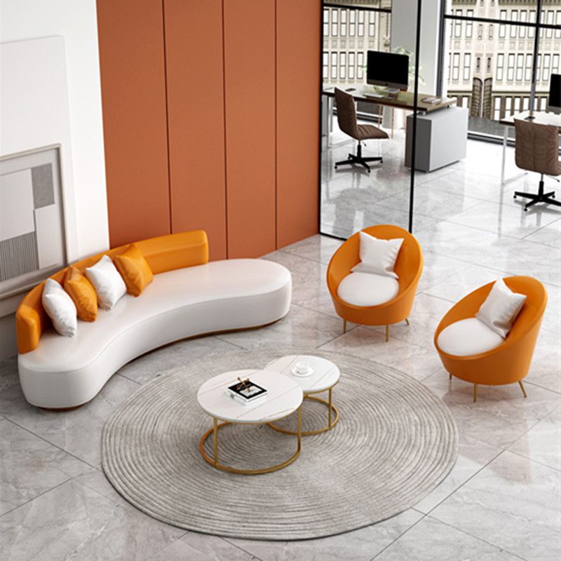 Divano a bracciolo a bracciale senza bracciole senza bracciolo in pelle.