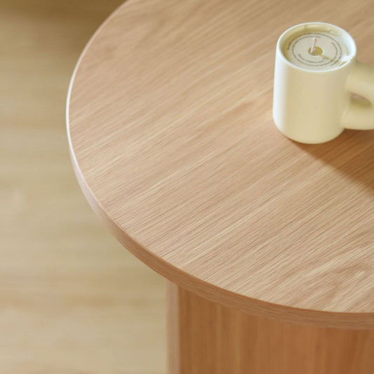 Tavolo di accento di divano scandinavo largo 15,75 pollici tavolo da legno di legno.