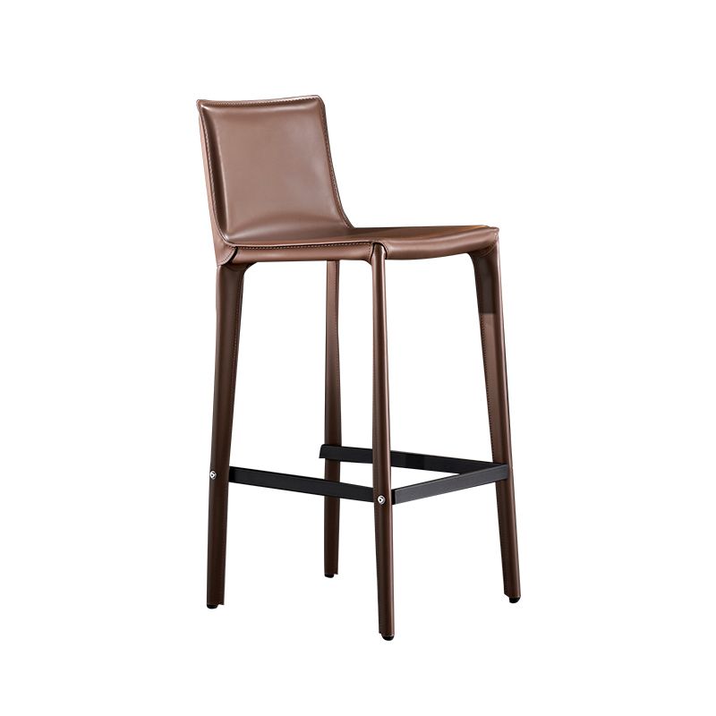 Tabouret de comptoir de dossier industriel de 39 "à hauteur avec coussin en cuir