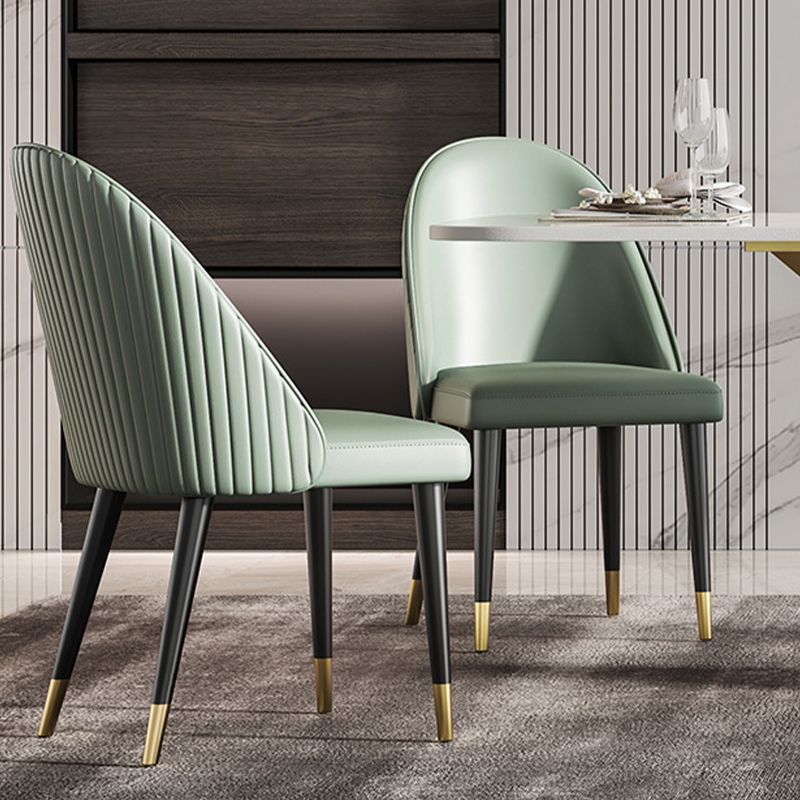 Sillas de comedor de cuero de forma glamorosa sillas laterales sin brazos con patas de madera para cocina