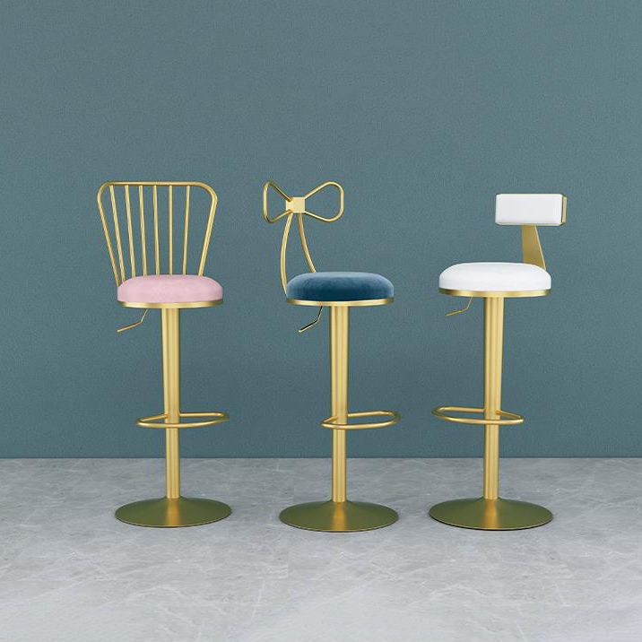 Contemporary Metal Bar and Counter Stool Low Back Stool with Pedestal Base in Gold Clearhalo 'Bar Furniture' 'Bar Stools' 'bar_stools' 'furn' 'furn_bar_stools' 'Furniture' 'furniture_bar_stools' 'Kitchen & Dining Furniture' 1200x1200_ac86ef2a-c314-43bd-bbf4-4546cb72ea85