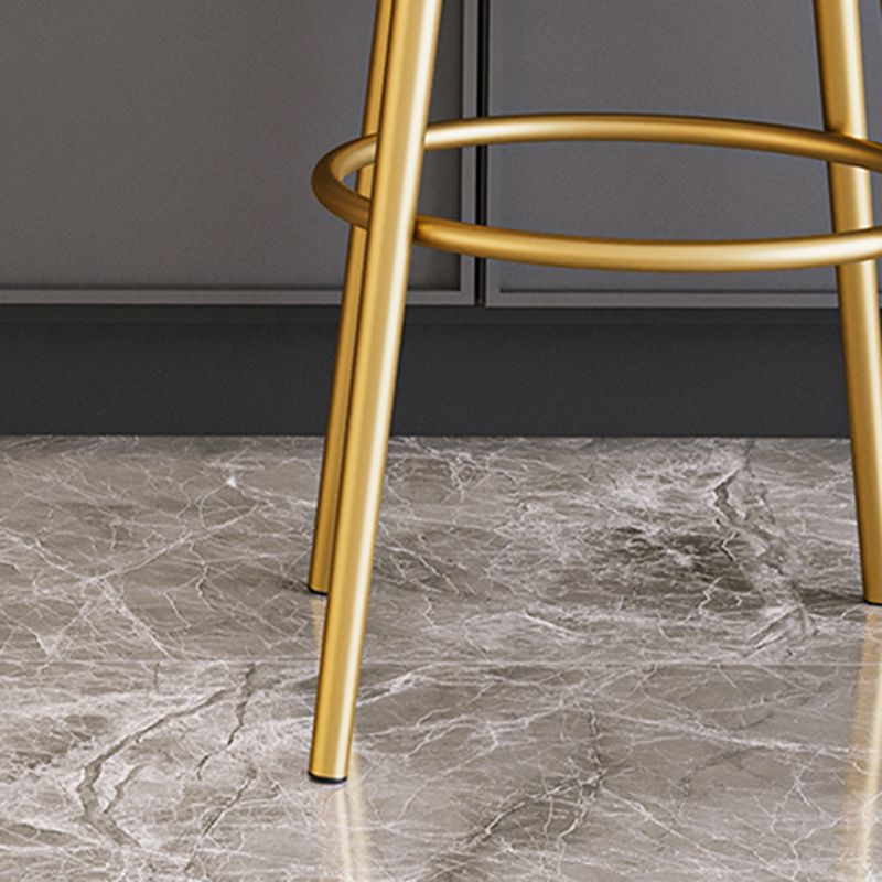 Sgabello da barra scandinavo per poggiapiedi scandinavi.