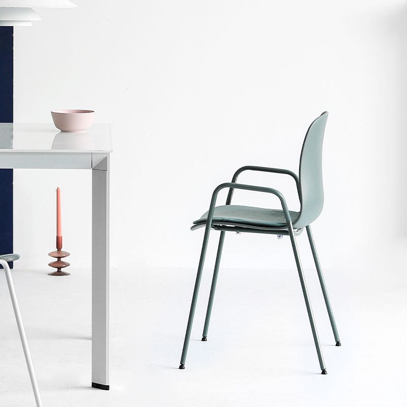 Industrial Plastic Meeting Room Arm Chair Matte Finish Solid Back Dining Chair Clearhalo ' kitchen&dining_furn' 'Dining Chairs' 'Dining Tables & Seating' 'dining_chair' 'furn' 'furn_dining_chair' 'Furniture' 'furniture_dining_chair' 'Kitchen & Dining Furniture' 'kitchen' 1200x1200_ad316dbb-6825-4c3e-8ca5-129c2ac827db