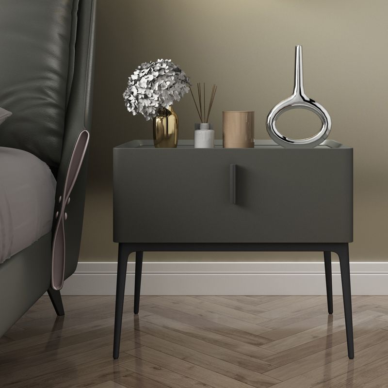 Table de nuit en bois moderne 18,8 "de nuit de haut avec 1 dessinateur