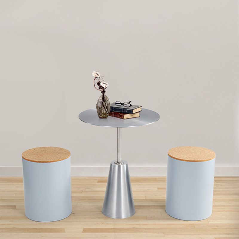 Zeitgenössischer rostfreier Stahlrund -Side -End -Endtisch mit Metallpodestbein