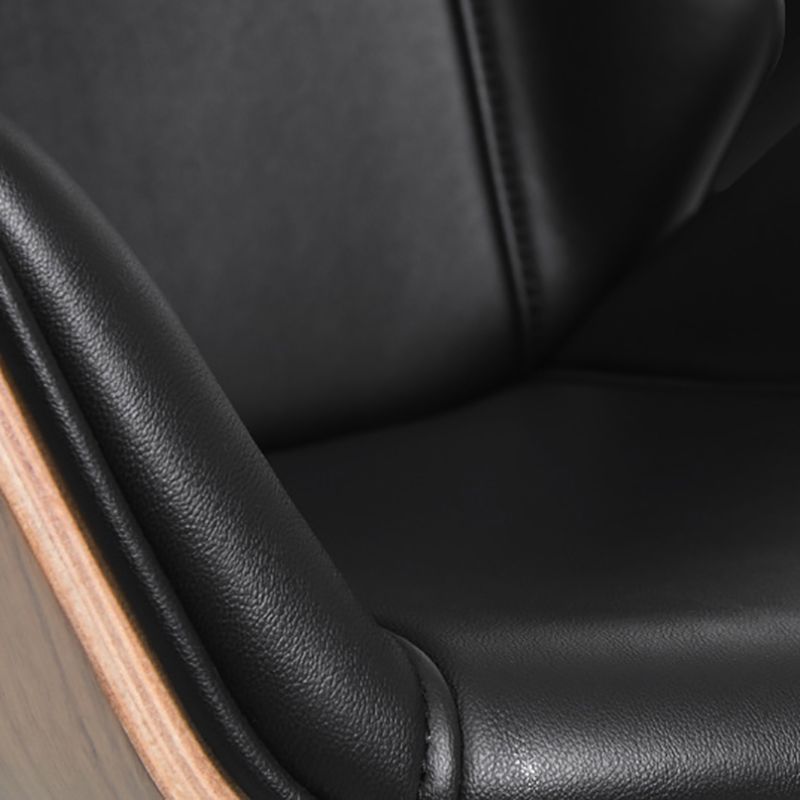 Sedia da scrivania imbottita contemporanea.