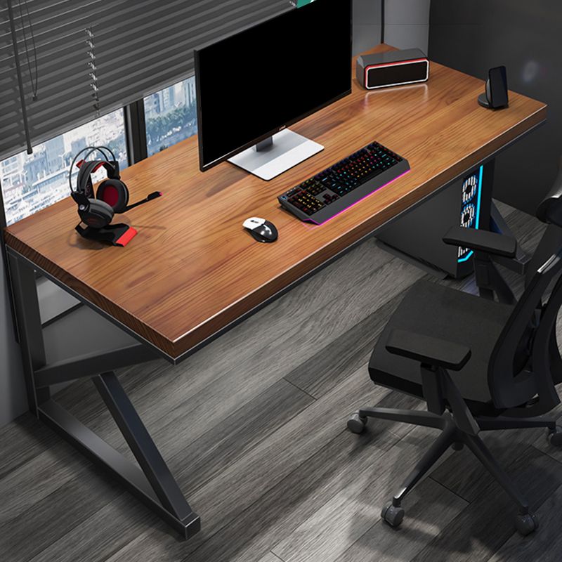 Table d'ordinateur de forme rectangulaire Bureau d'écriture en bois massif en marron