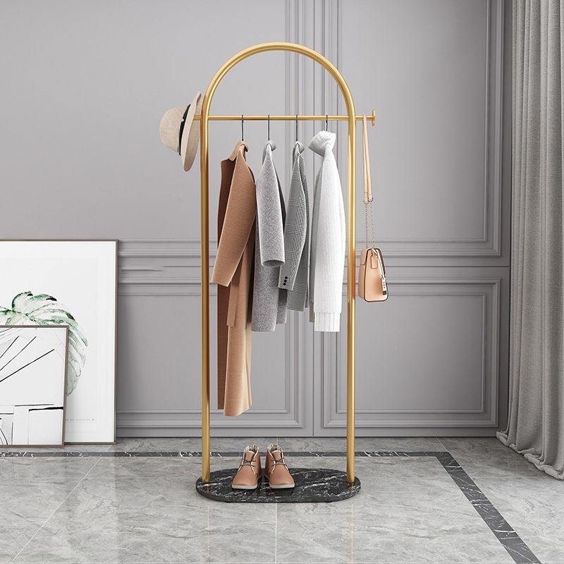 Industriële zaal staat vrij staan ​​met metalen kaderrek van de rail